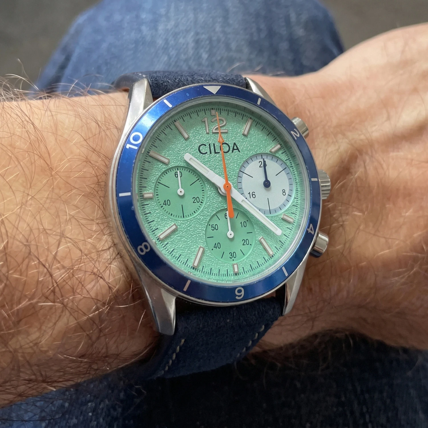 Męski zegarek chronograf CILOA – Suede Strap Watch recenzja i cena