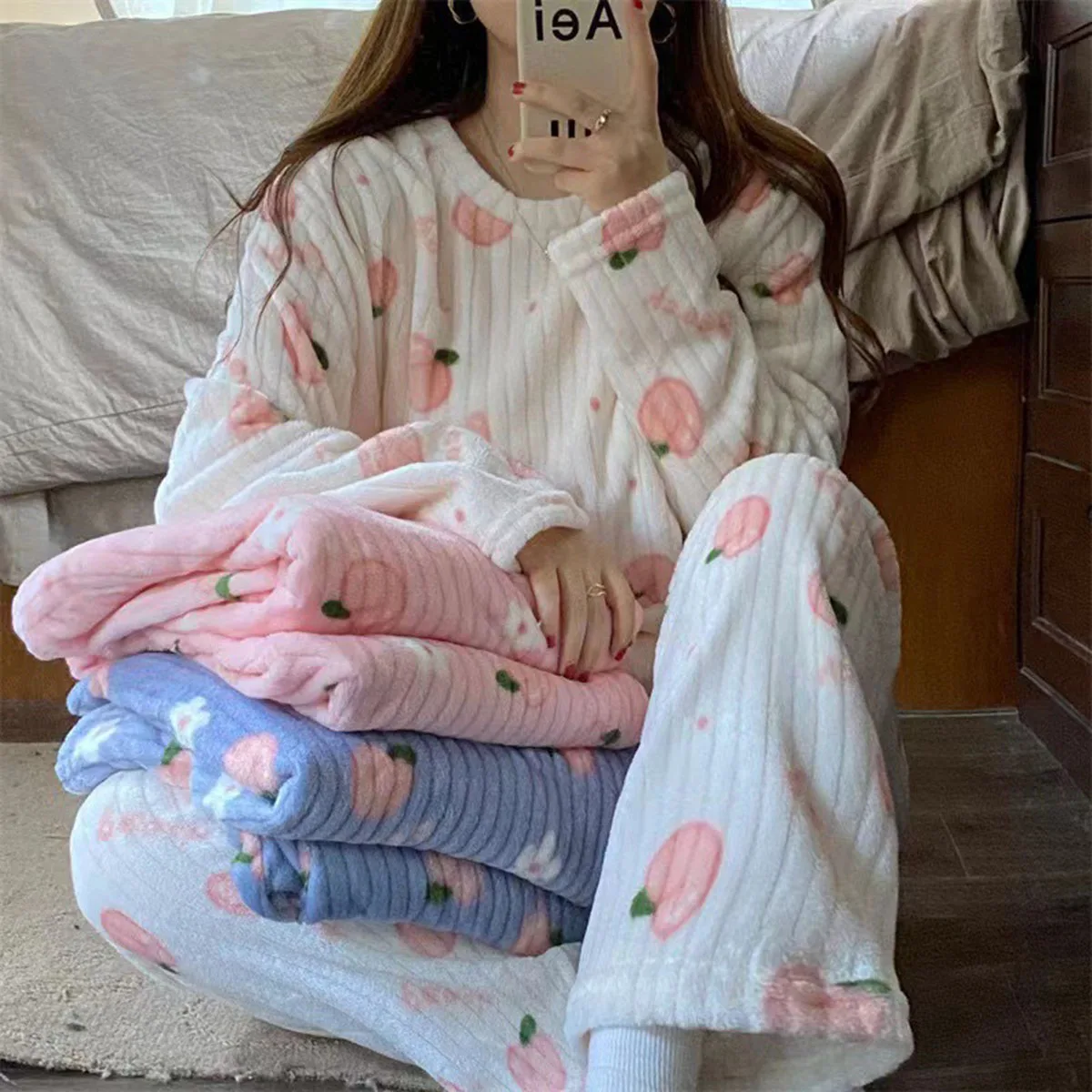 Winter Women's Pajamas Homewear Suit New Coral Fleece Warm Set of Fall and Winter Comfortable Warm Pajamas Homewear Suit