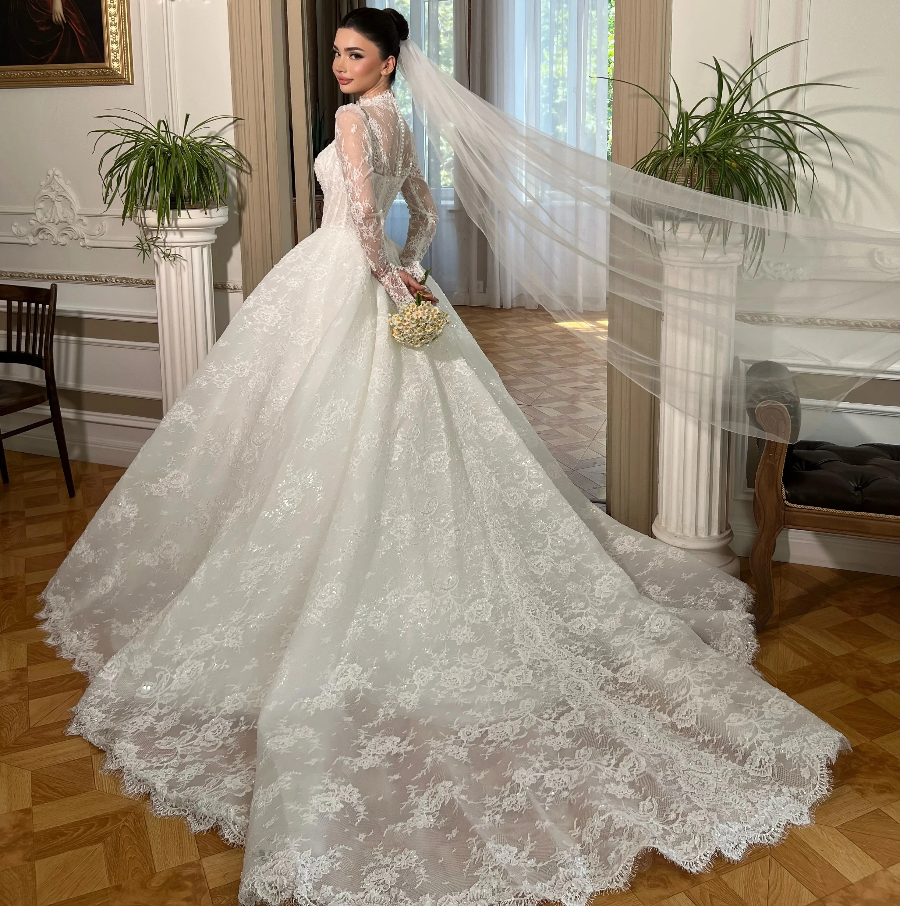 Elegant Lace Arabic Dubai Wedding Dress High Collar Long Sleeves Church Train Tulle A-Line Bridal Bride Gowns Vestidos De Novia
