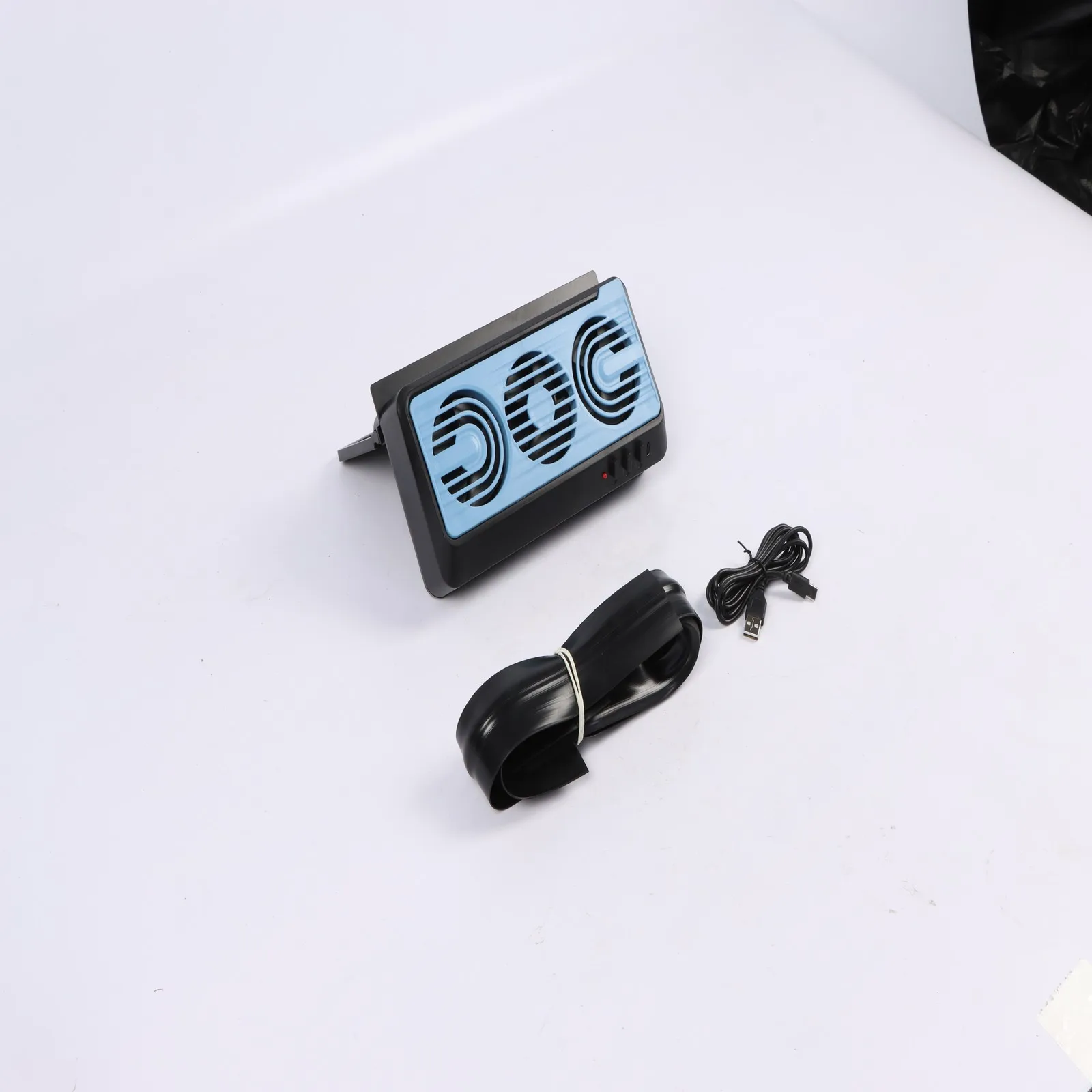 

Solar Powered Ventilation Fan For Vehicle Cab Solar Panel 5W Max Current 1.2A