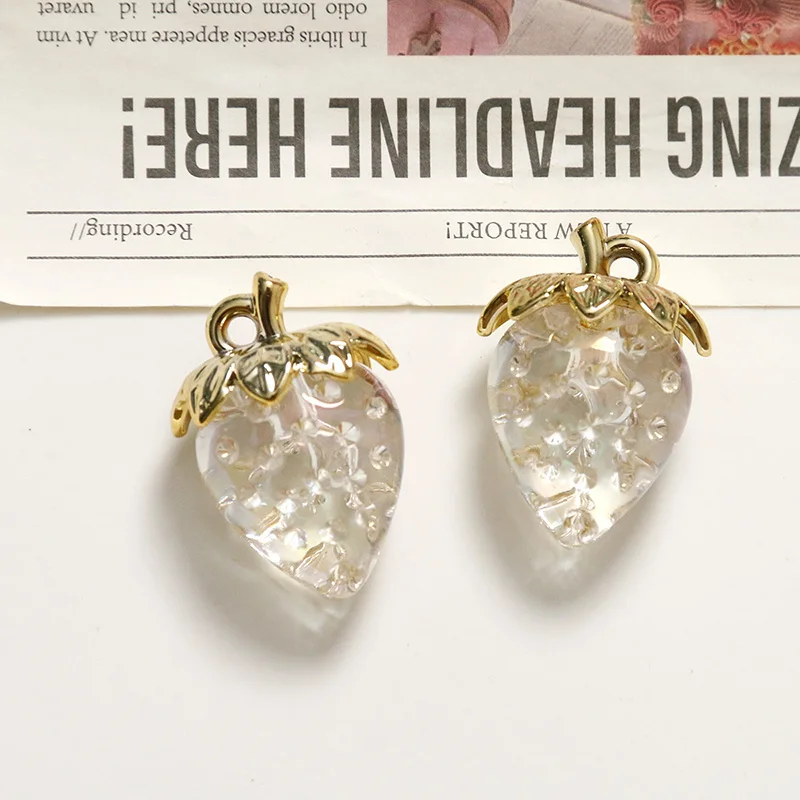 10 buah 3D Bling stroberi akrilik anting pesona campuran putih merah Fuit liontin DIY untuk gantungan kunci Eardrop perhiasan membuat