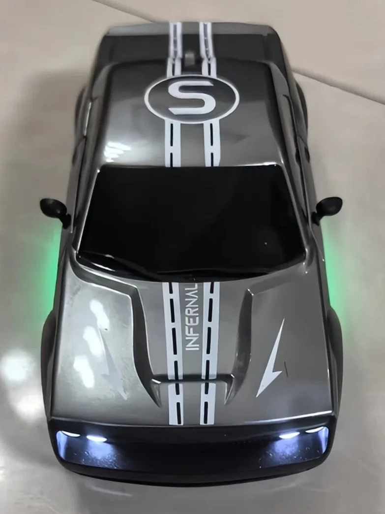 รถบังคับวิทยุ RC ขนาด 1/24 ระดับมืออาชีพ สำหรับดริฟท์แข่งความเร็วสูง ขับเคลื่อน 4 ล้อ แบบจำลองเสมือนจริง พร้อมเล่น (RTR) ของเล่นไฟฟ้า ของขวัญสำหรับผู้ใหญ่และเด็ก มีสินค้าพร้อมส่ง