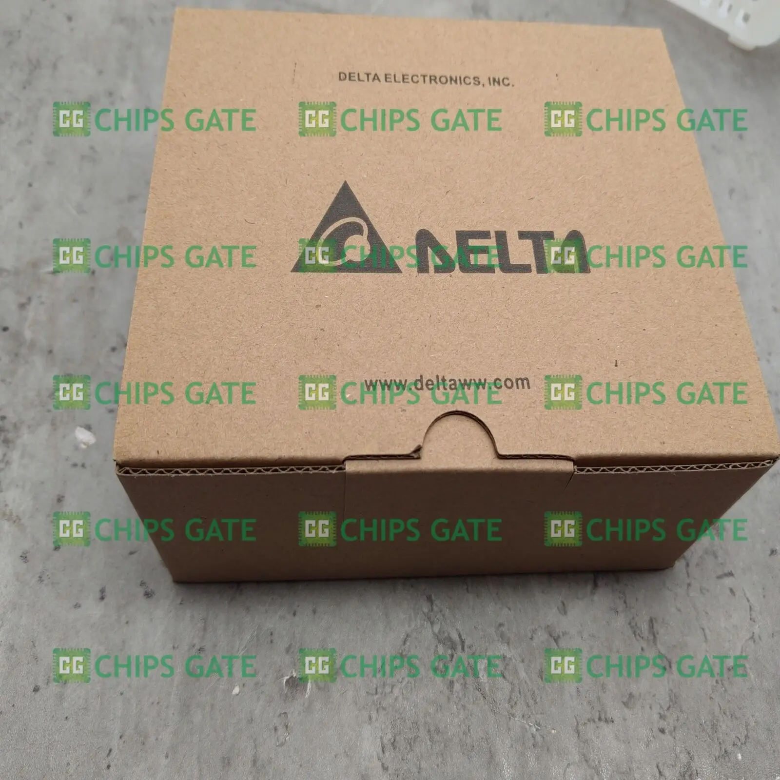 1PCS NEW Delta HMI DOP-B03S211