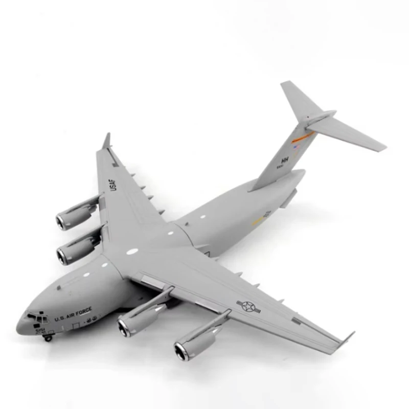 1:200 Scale C-17A Globemaster 05-5151 Alloy finished aircraft model Static decorations Souvenir gifts furniture decoration