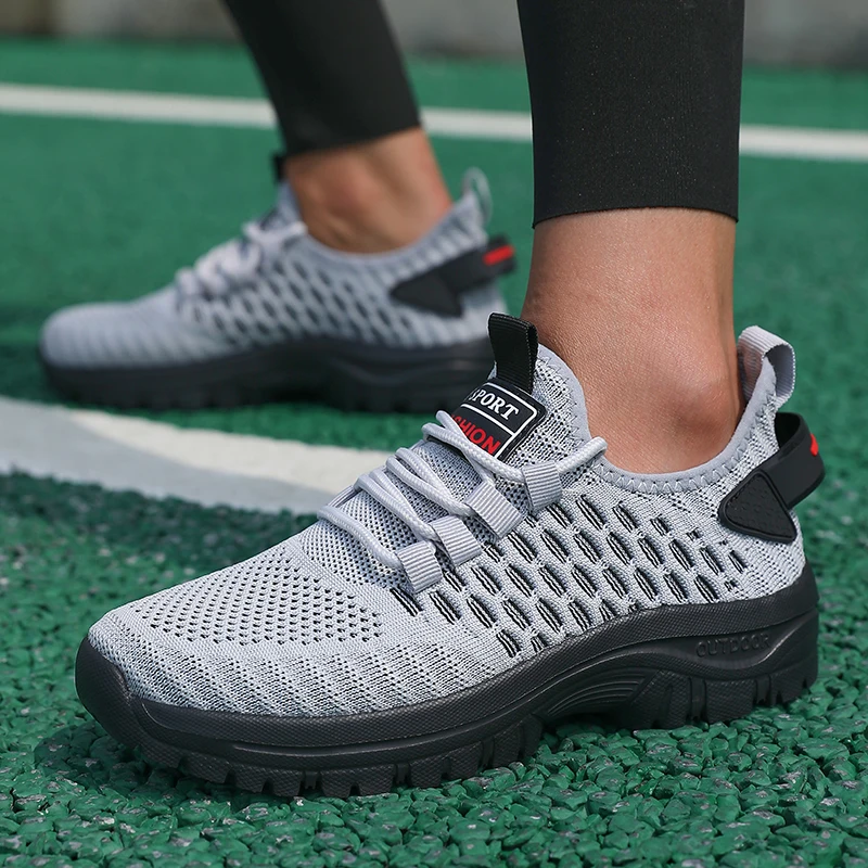 Chaussures de course rembourrées pour femmes, baskets tricotées respirantes à semelles souples, légères, à la mode, pour l'exercice en plein air, nouvelle collection