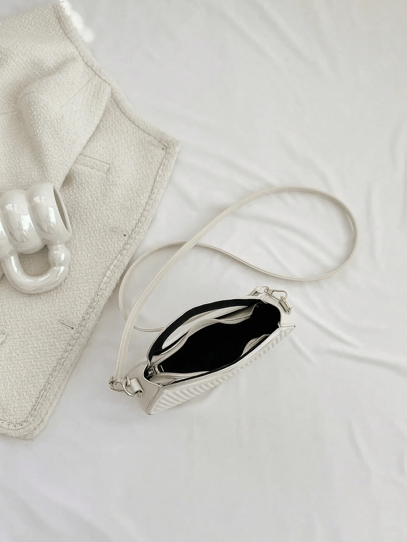 حقيبة كروس نسائية كلاسيكية مخططة منقوشة - نمط تاريخ التنقل بمقبض مزدوج