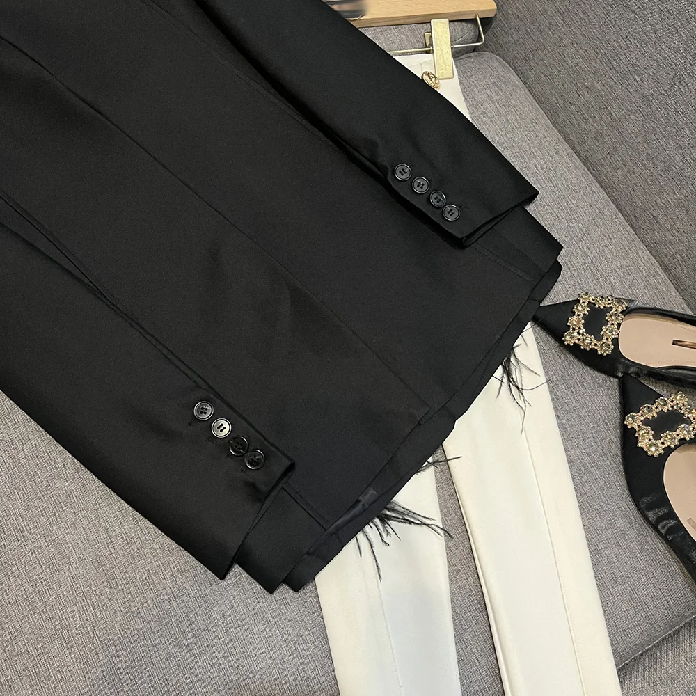 TWOTWINSTYLE Eleganckie marynarki damskie z klapami, długim rękawem, zdobione piórami, nowa kolekcja KJA549968