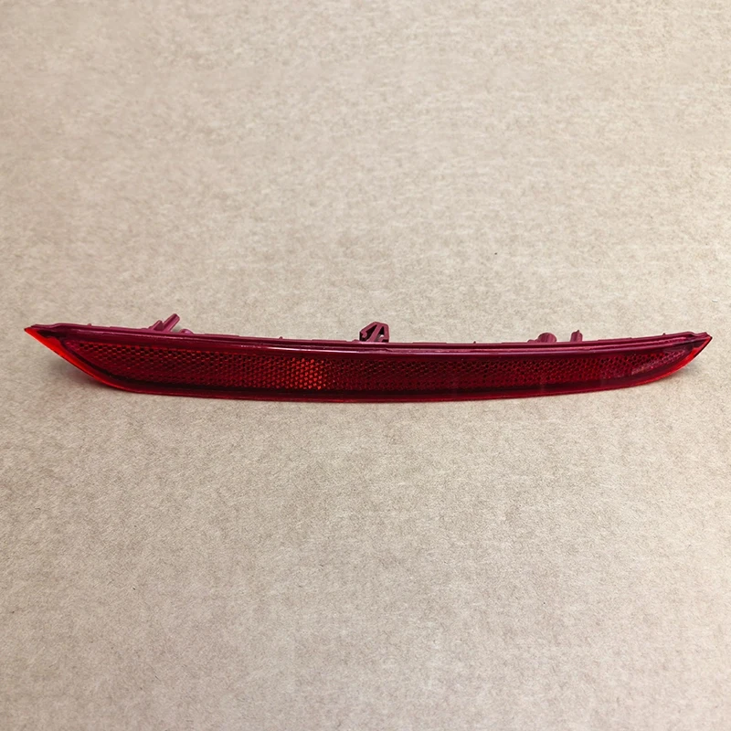 Rear fog lamp assembly with left and right reflective strips at the rear of the car For OMODA C5 2022 2023 2024
