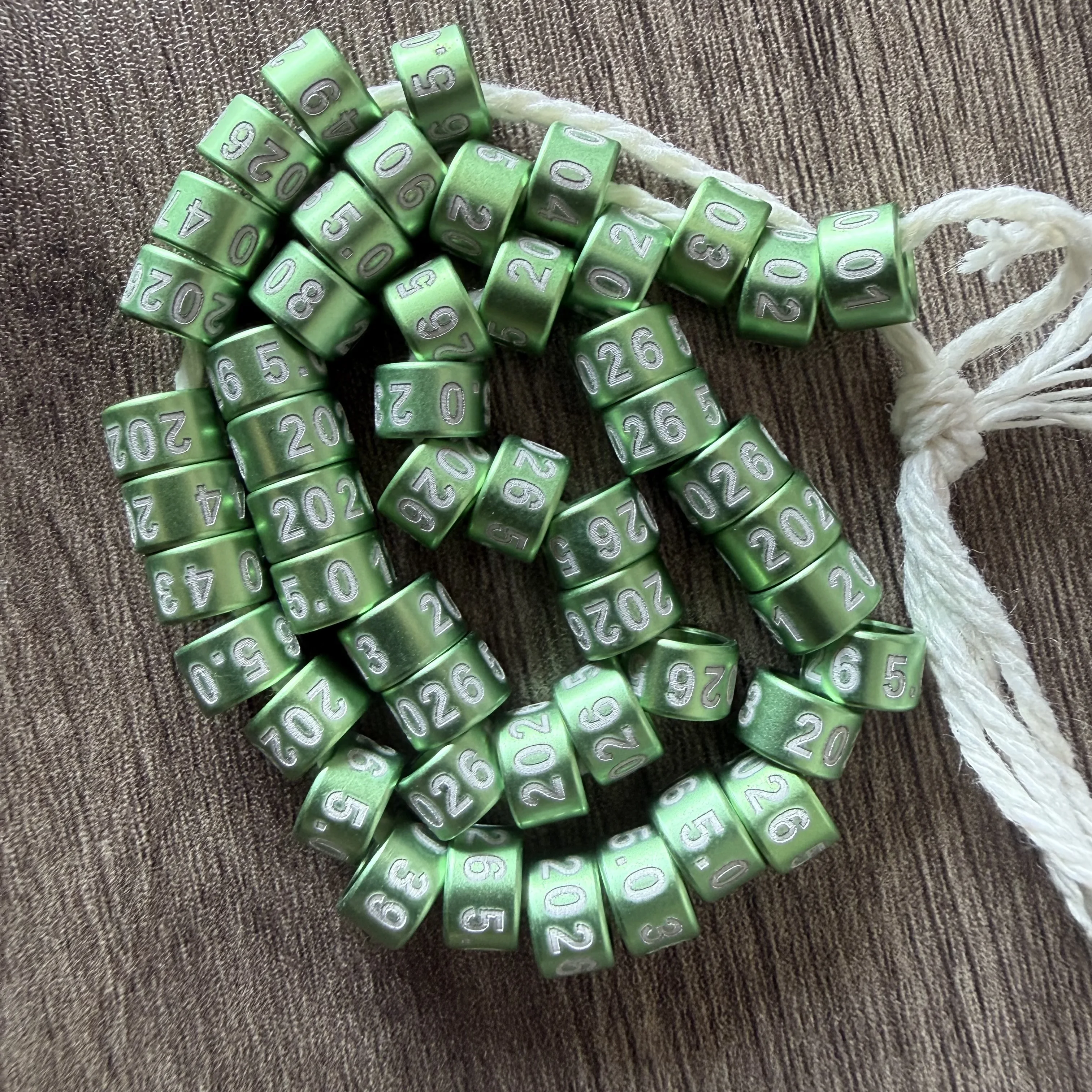 50 anelli per uccelli in alluminio chiusi personalizzati 2026 Gouldian di paparo canarino verde (2,6 mm a 9,0 mm) -Nuovo nato 10 giorni