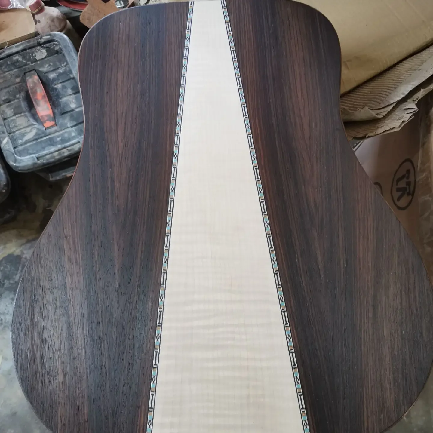 

free shipping Factory Custom solid wood acoustic guitar,solid spruce wood Guitarra,handmade customize dreadnought guitar