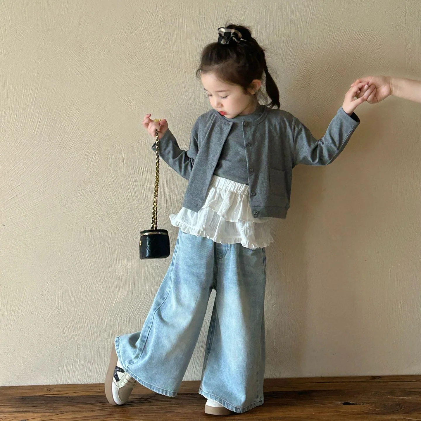 

2025 Spring New Children's Clothing Korean Children's Clothing Girls Solid Color Cardigan Jacket Short Sleeve Two-piece Set
