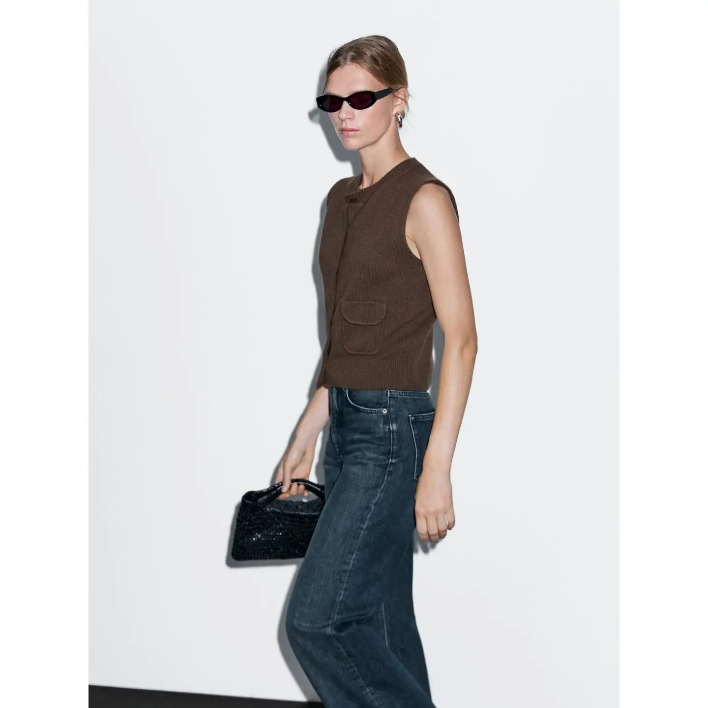 

Вязаный жилет в стиле кантри-шик, круглый, с застежкой на пуговицы, осенний, ранняя мода, женский топ с конвертом, качественная текстура, осень 2023, сле