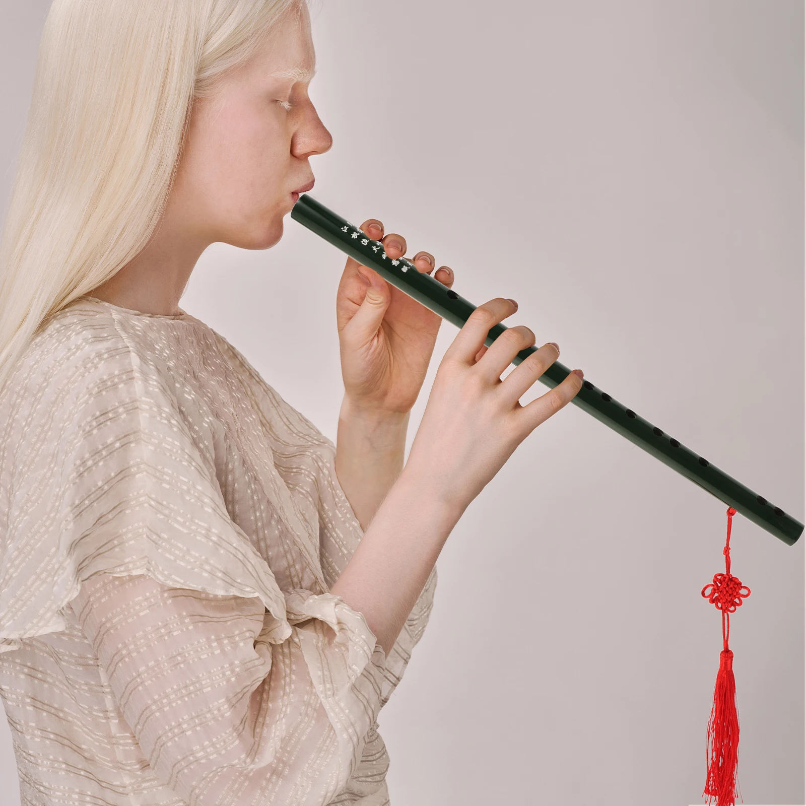 

1pcs Green Bamboo Flute Beginner Musical Instrument Long Flute Durable Practical G Tuned Melodious Sound Chinese Style Bamboo