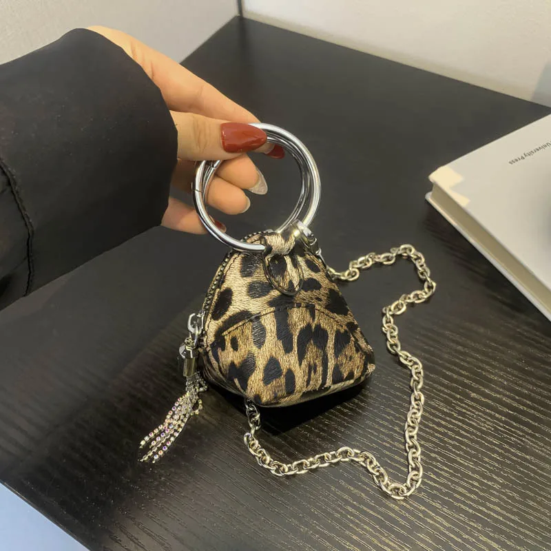 

Chic 2025 Leopard Crossbody Bag, Vintage Inspired Quilted Purse, Fashionable Bag with Inner Pocket for Weekend & Travel​