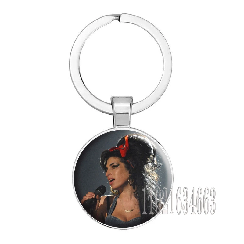 Vintage Famous Jazz Music Singer Amy Winehouse Keychain Retro KeyRing Bag Pendant Accessories Fans Collect Friends Gifts