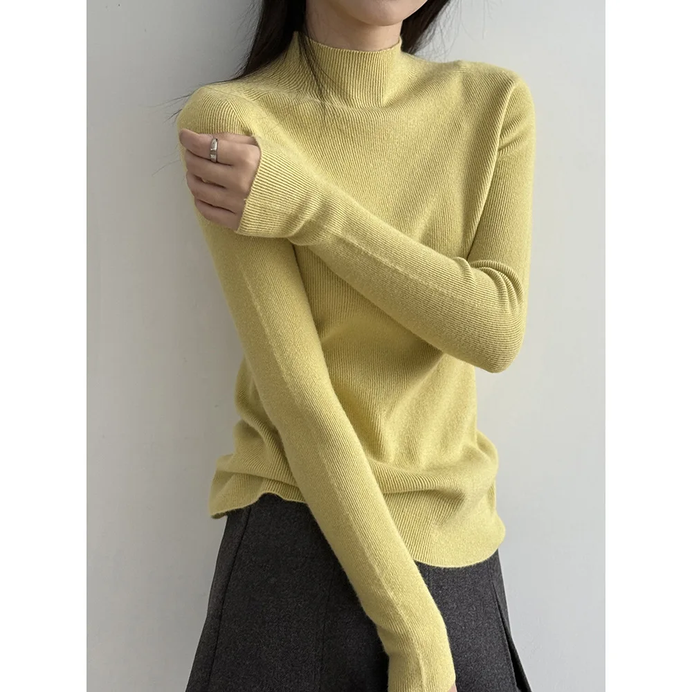 

Вязаный базовый свитер с полувысоким воротником для женщин зимой с элитным ощущением в сочетании с облегающим трикотажным топом для похудения.