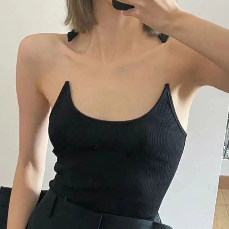 تي شيرت أساسي جديد بحزام غير مرئي لعام 2025 للنساء تي شيرت أساسي متماسك مضلع بدون أكمام مقصوص مشد بوستير مع كتف مفتوح