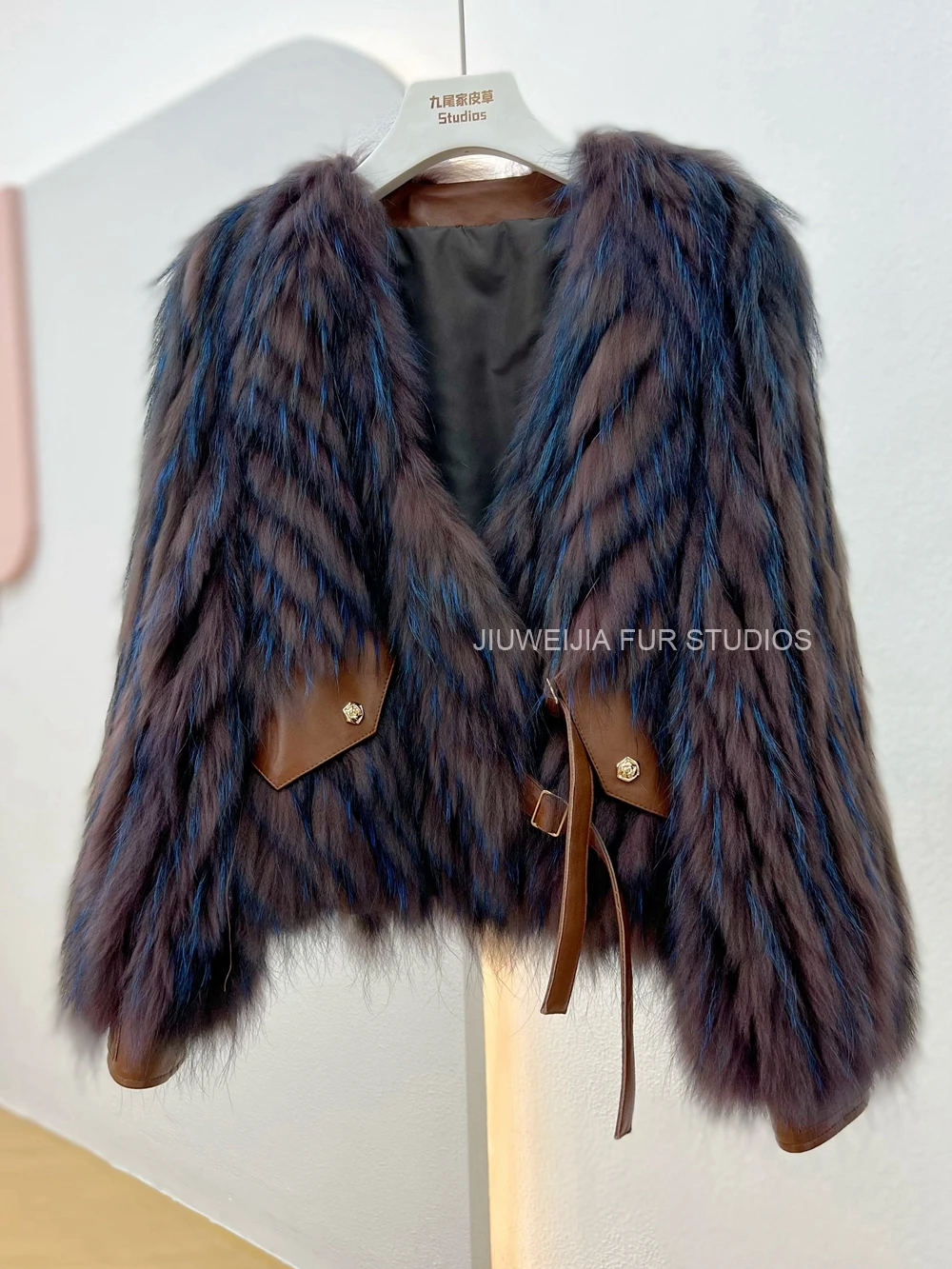 2026 Winter New Fur Strip Sewed Together Short Style Thin Raccoon Fur Fox Fur Coat Young Women's Coat