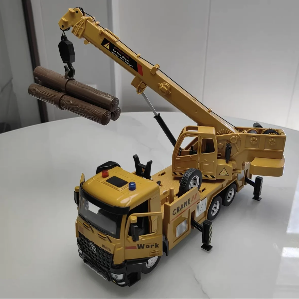 

1:18 Crane Work Truck Model Toys Car Diecast Alloy Engineering Vehicle Sound Light Rubber Tire Toy Birthday for Kid Gift