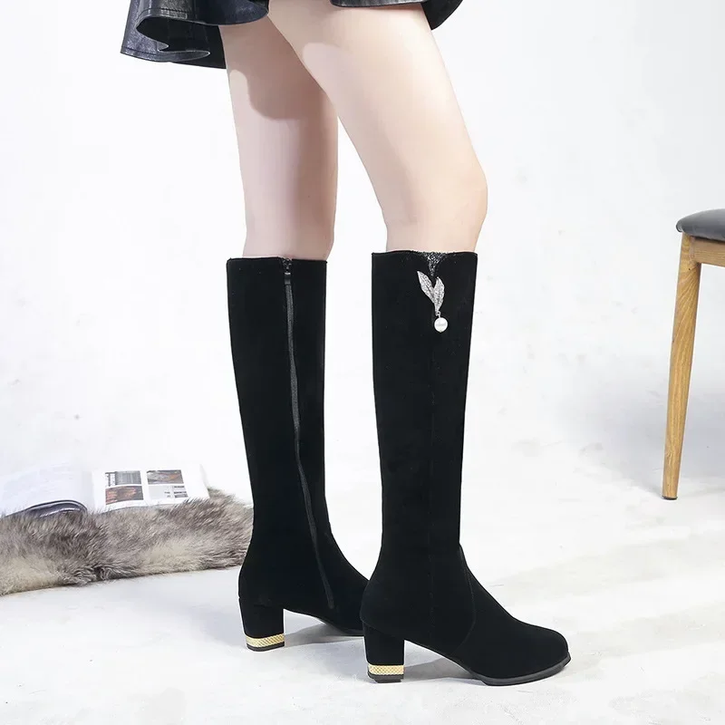 2024 Autumn/Winter Women's Fashion Boots Rhinestone Embellished Metal Chain Boots Suede Surface Pointed Toe Thick Heel High Top