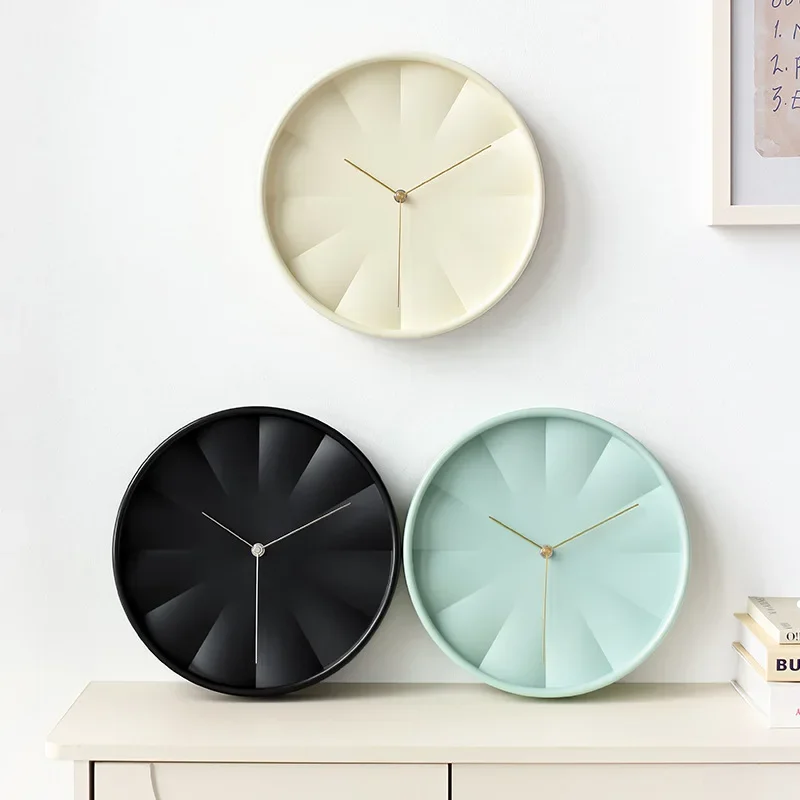 30CM Black Light Luxury Minimalist Wall Clock Personality in The Ancient Style Clock Art High Sense Decorative Wordless Clock