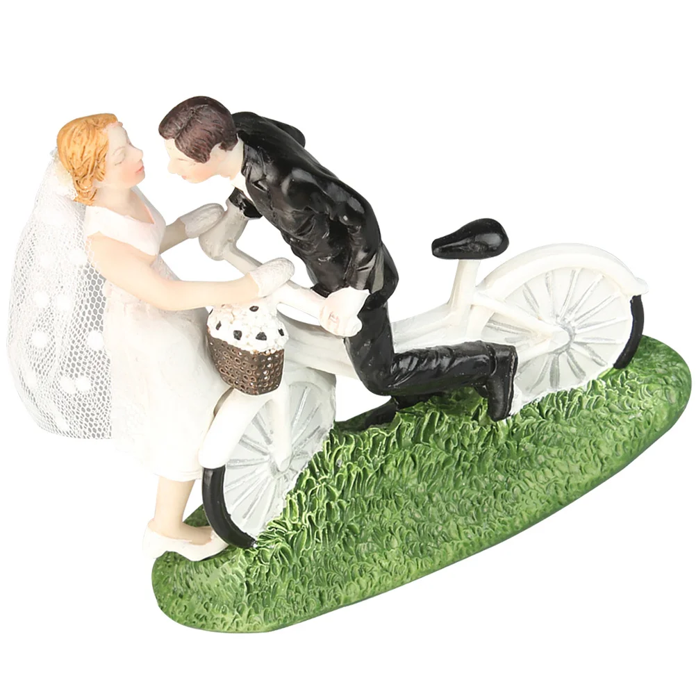 

Bride Groom Statue Resin Wedding Couple Decor Romantic Wedding Cake Ornaments Couple Adorn Table Decoration Bride Groom Statue