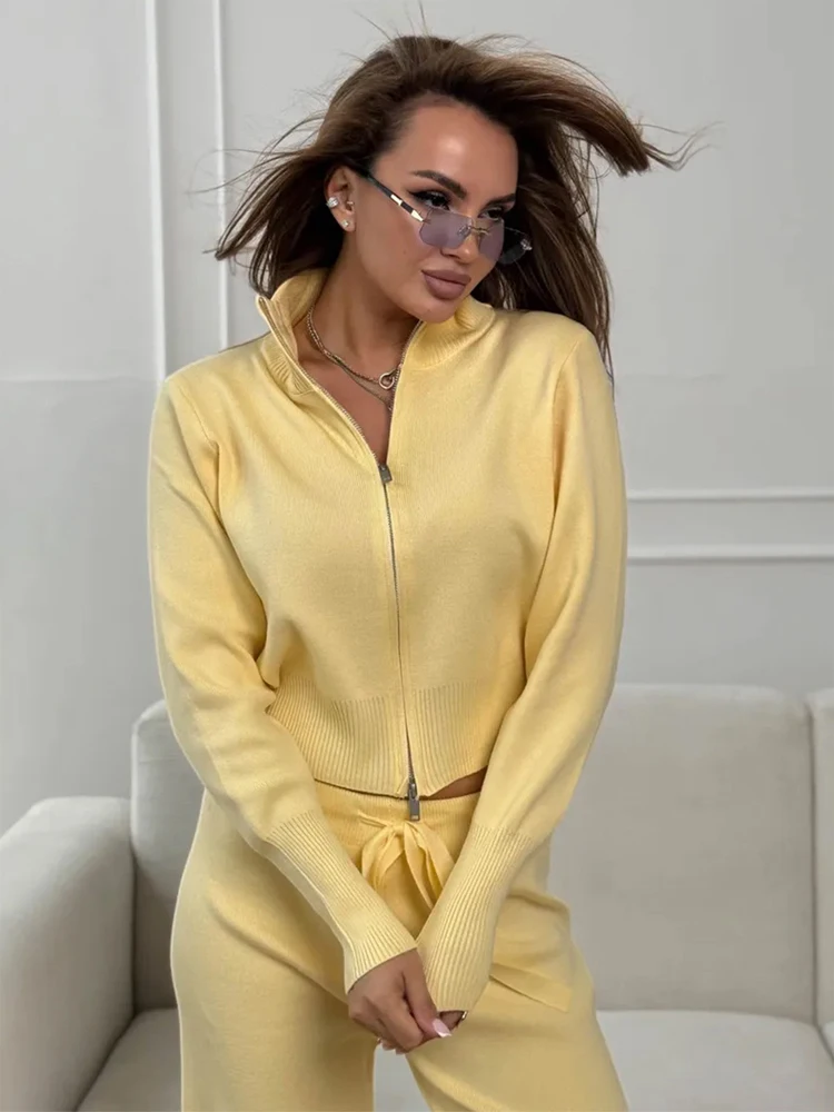 

Womens Solid Fashion Knit Two-piece Set Casual Cropped Sweater Wide Leg Pants High Neck Two-piece Loungewear 2026 Lady Suit