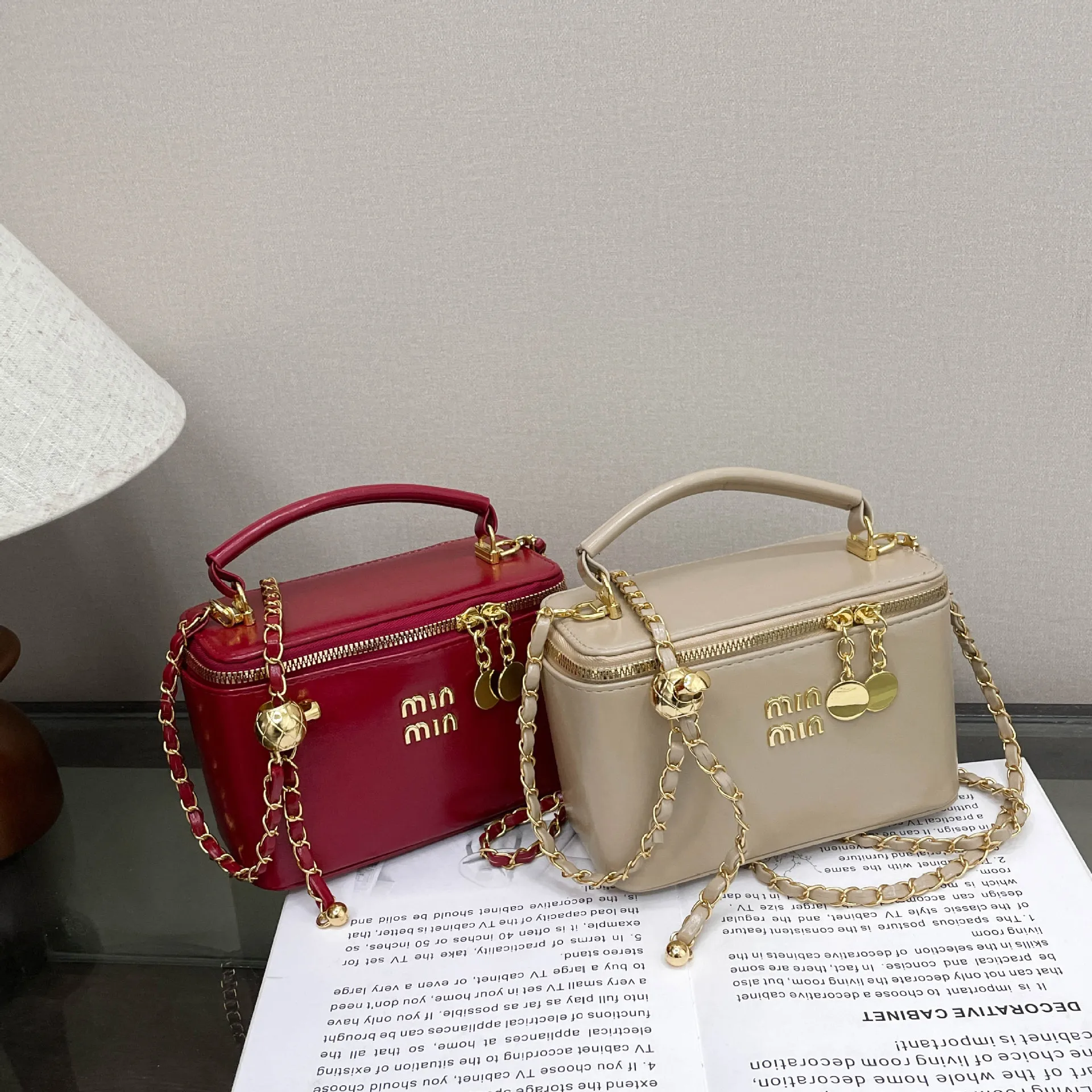 حقيبة صندوقية على طراز YSL للسيدات لعام 2025، محفظة كتف كروس مبطنة، حقيبة مربعة صغيرة بحزام سلسلة فاخرة #3