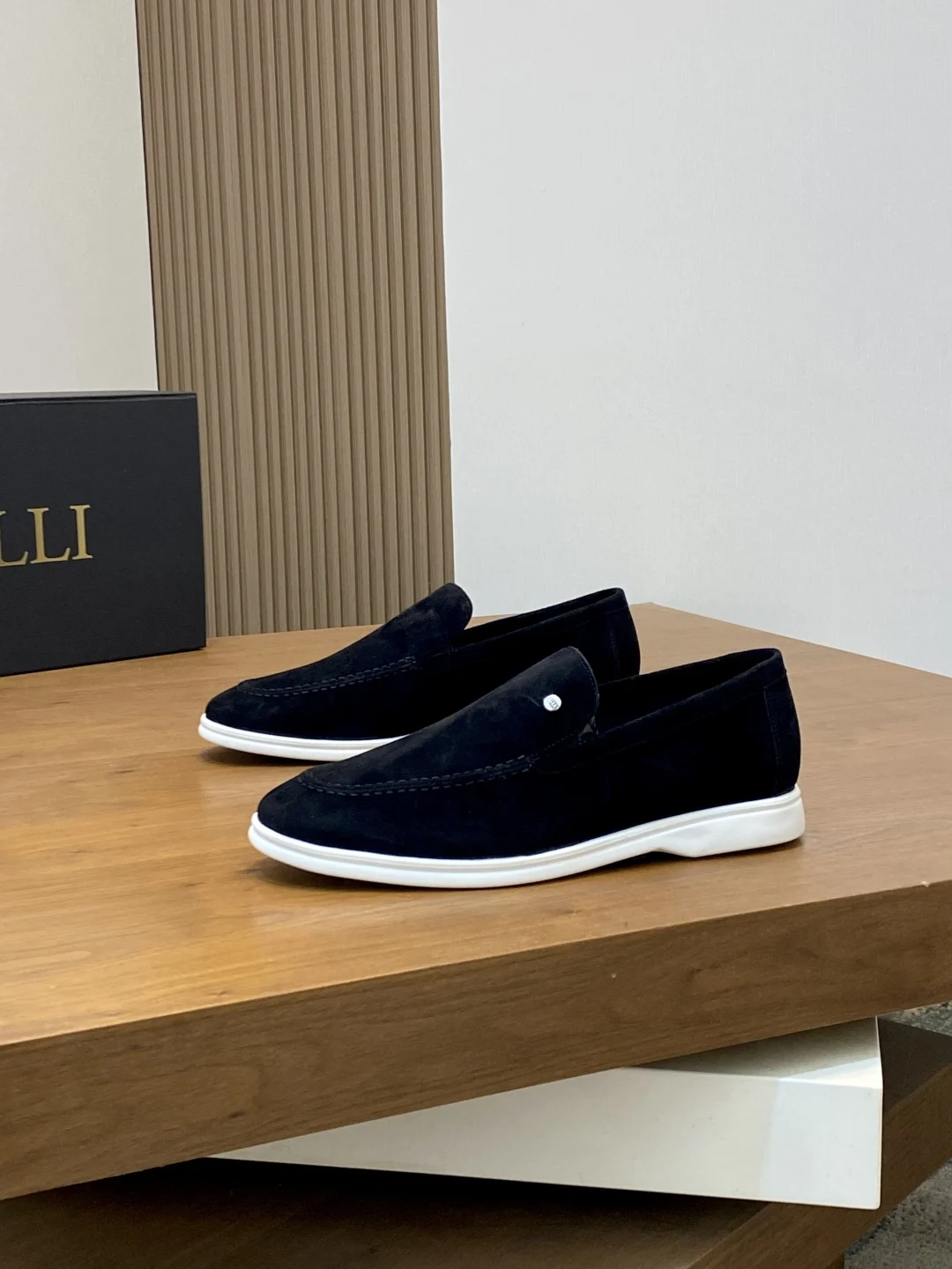BLLIYOSS Men Shoes Calf leather stitching leather New Sports comfort High-Quality outdoors Men European OLD MONEY Newly rich