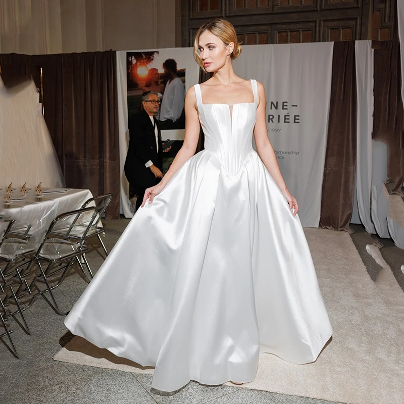 Eightree 2026 ホワイト A ラインのウェディングドレススクエアカラーノースリーブサテンブライダルドレス女性の結婚式のボールウエディングドレスカスタマイズ