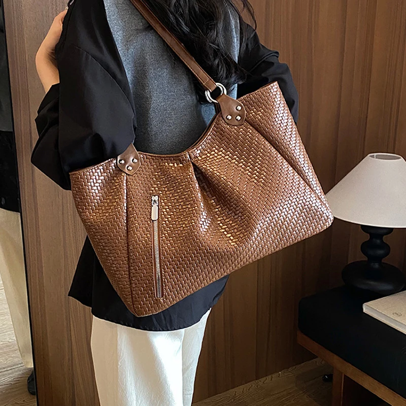 Koreanische Schultertasche mit seitlichem Reißverschluss, Vintage Casual Handtasche für Damen, minimalistische, schicke, einfarbige Rattan-Webtasche, Einkaufstasche – Detail 5