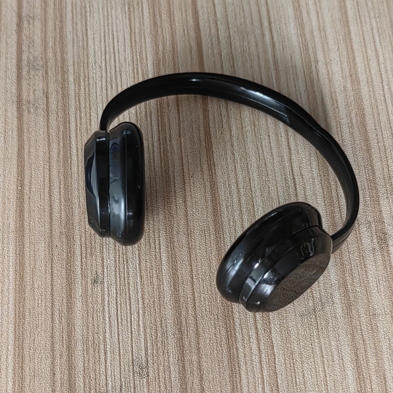 For Labubu clothing set includes headphones, pants and accessories