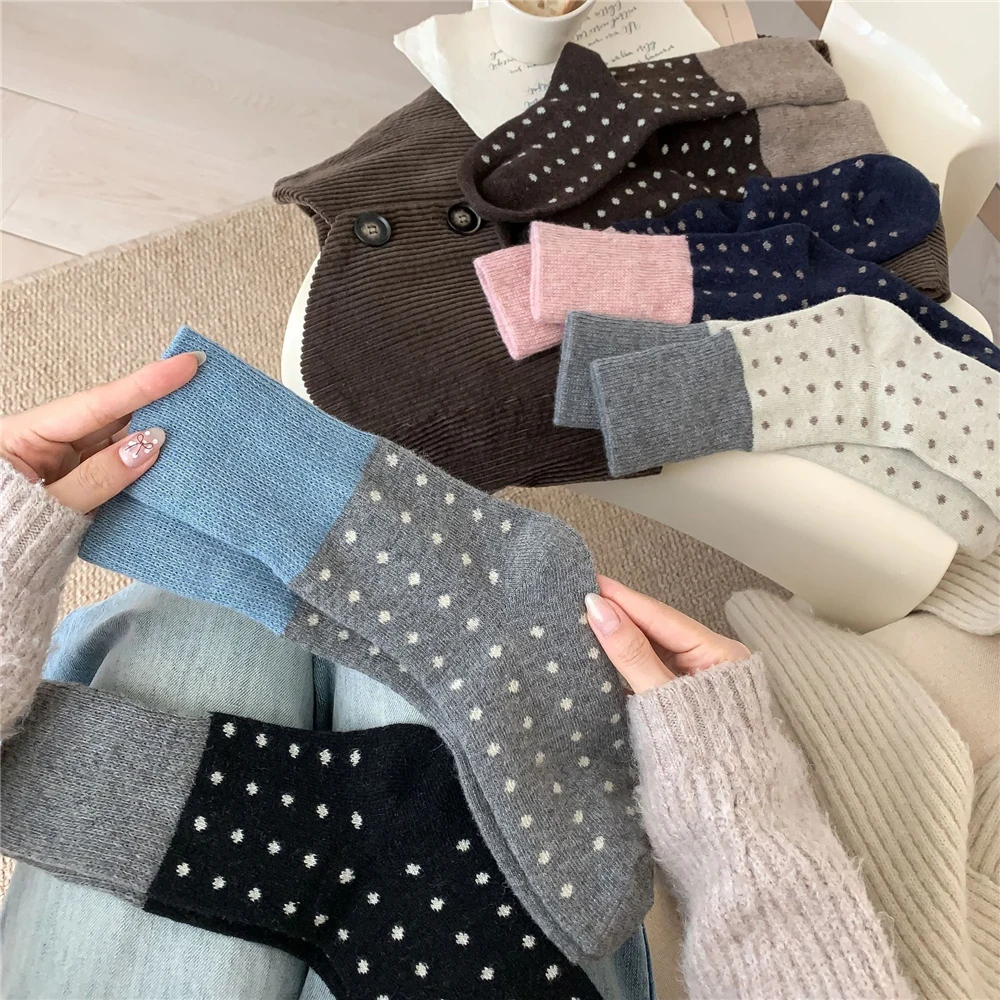 Autumn And Winter Thickened Warm Wool Matching Small Polka Dot Socks Men's And Women's Japanese Vintage Mid-tube Pile Socks