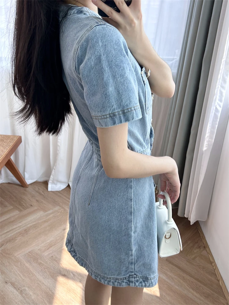 

Light blue denim dress elegant round neck colorful diamond buckle patch pocket short skirt tea break afternoon