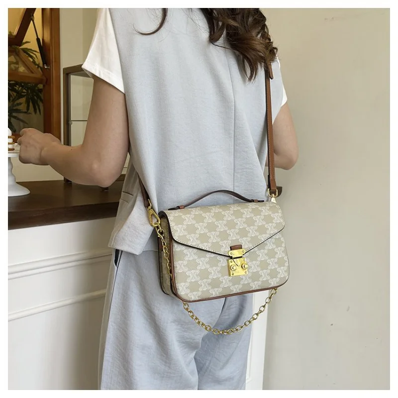 

High-End Ladies Tote Bag Made Of Pineapple-Patterned Leather Featuring Trendy Design And Paris Casual Vintage Style