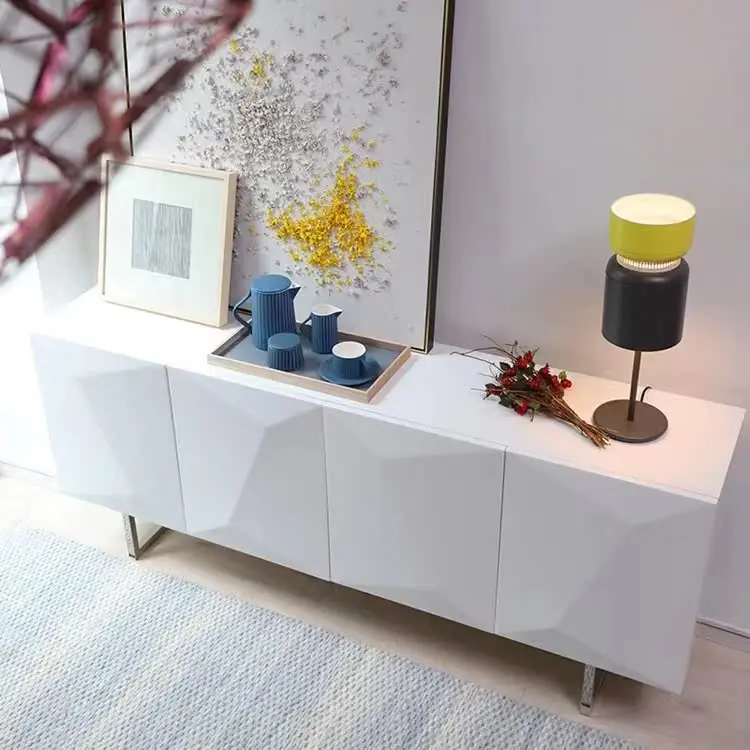 Italienischer Beistellschrank. Moderner, minimalistischer Wohnzimmerschrank