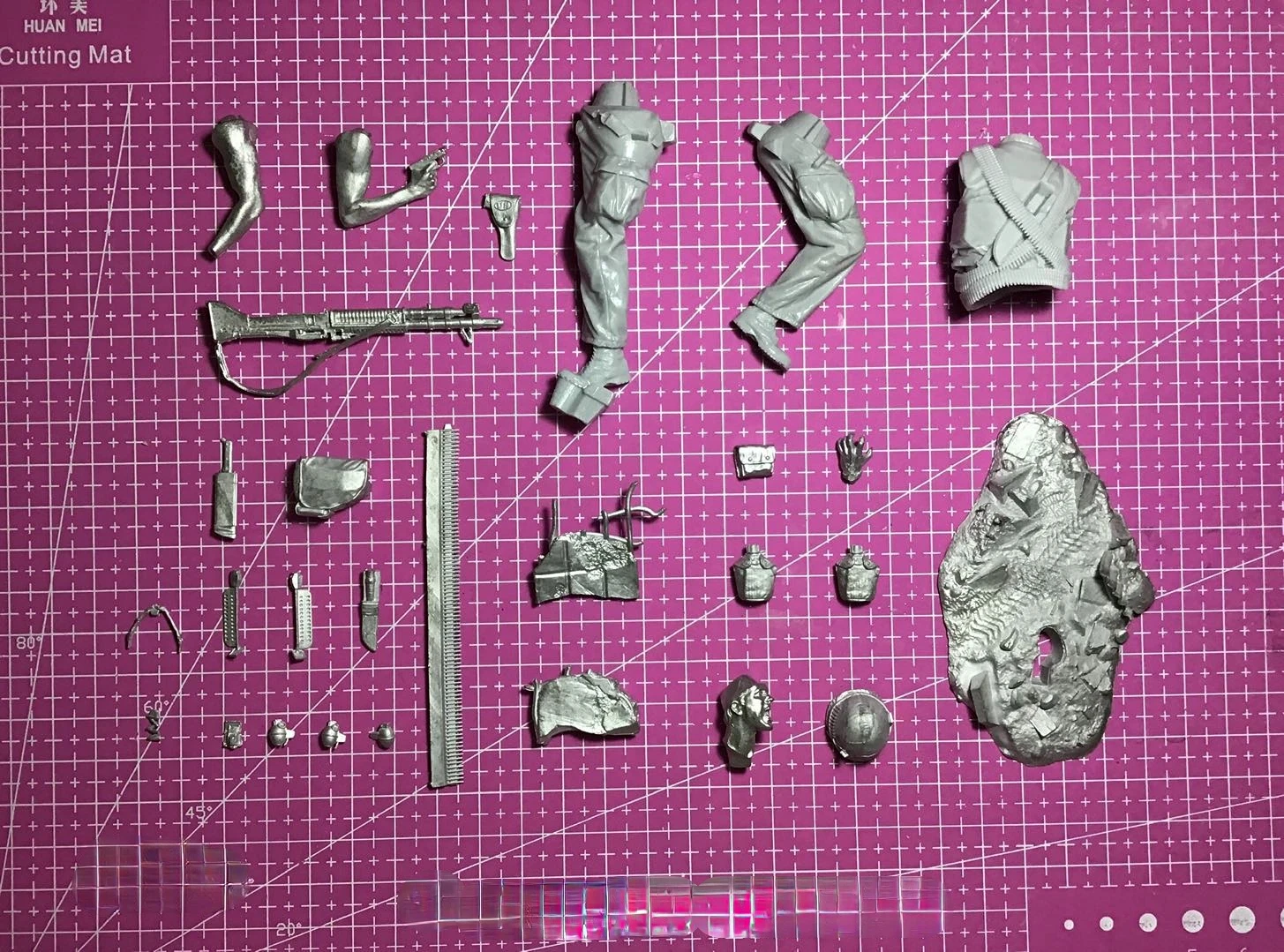 1/16 Scale Die-cast Resin Figure Model Assembling Kit Resin Mannequin Toy Soldier Unpainted