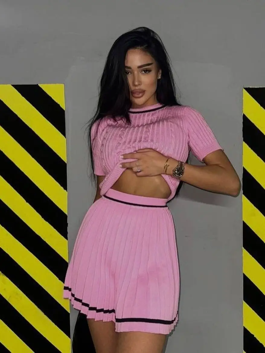

Spring/Summer Knitted New Simple and Sexy Thin Short Skirt Fashion Youth Set Yoga Sports Set Women