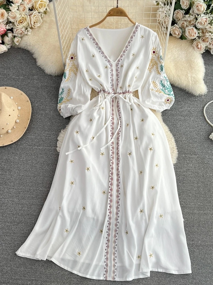 

Women Slim Long Dress Embroidery Print V-neck Bohemian Ethnic Seaside Vacation Beach Boho