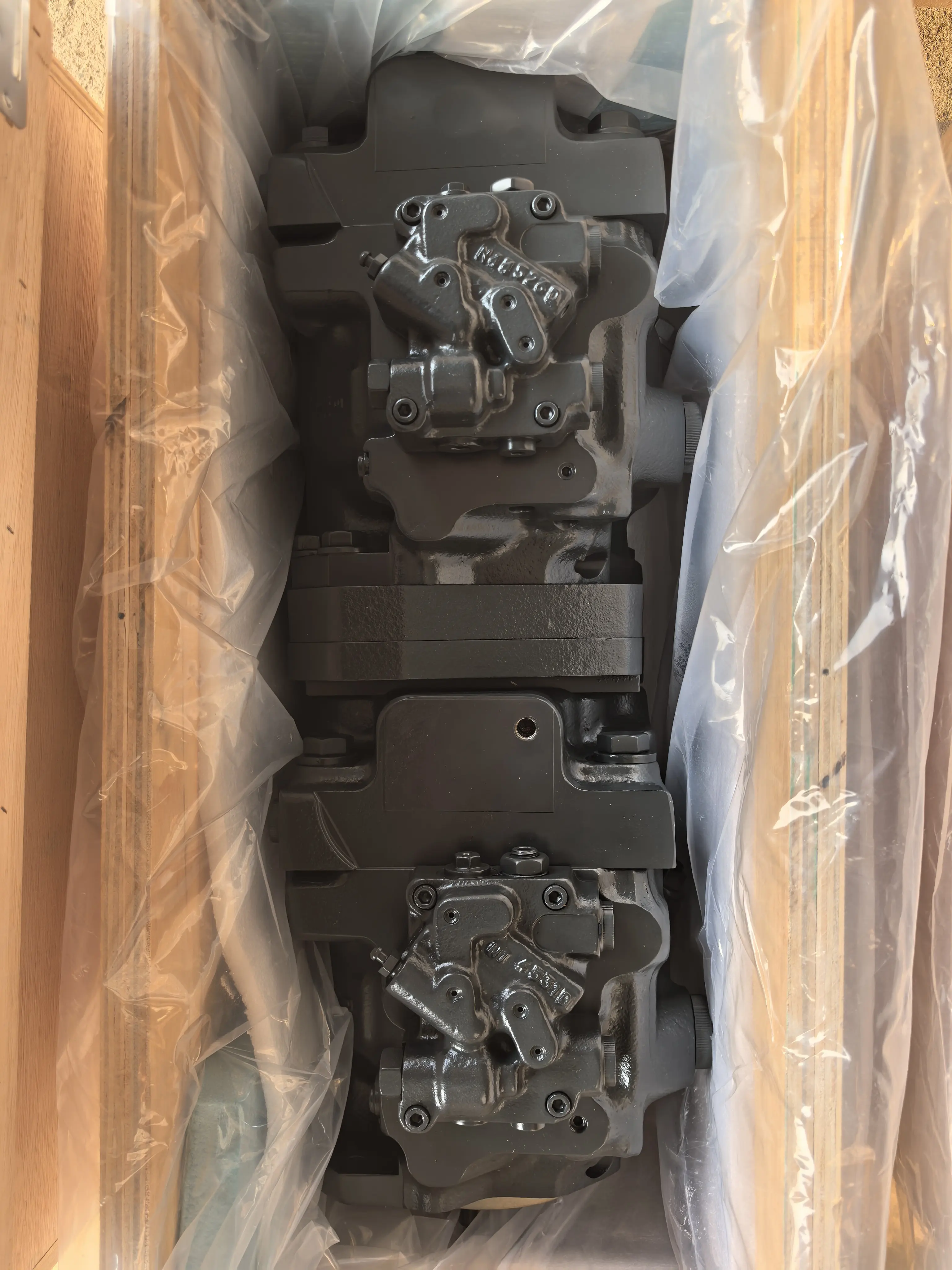 

Hydraulic pump 708-1W-00450 for HM400-3 HM400-5