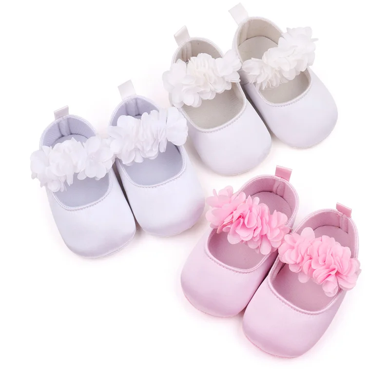 Scarpe da bambino Ragazza carina Fiori Scarpe da primo passo per bambini in morbido cotone bianco e rosa Scarpe da ragazza belle Moda 2023 di alta qualità