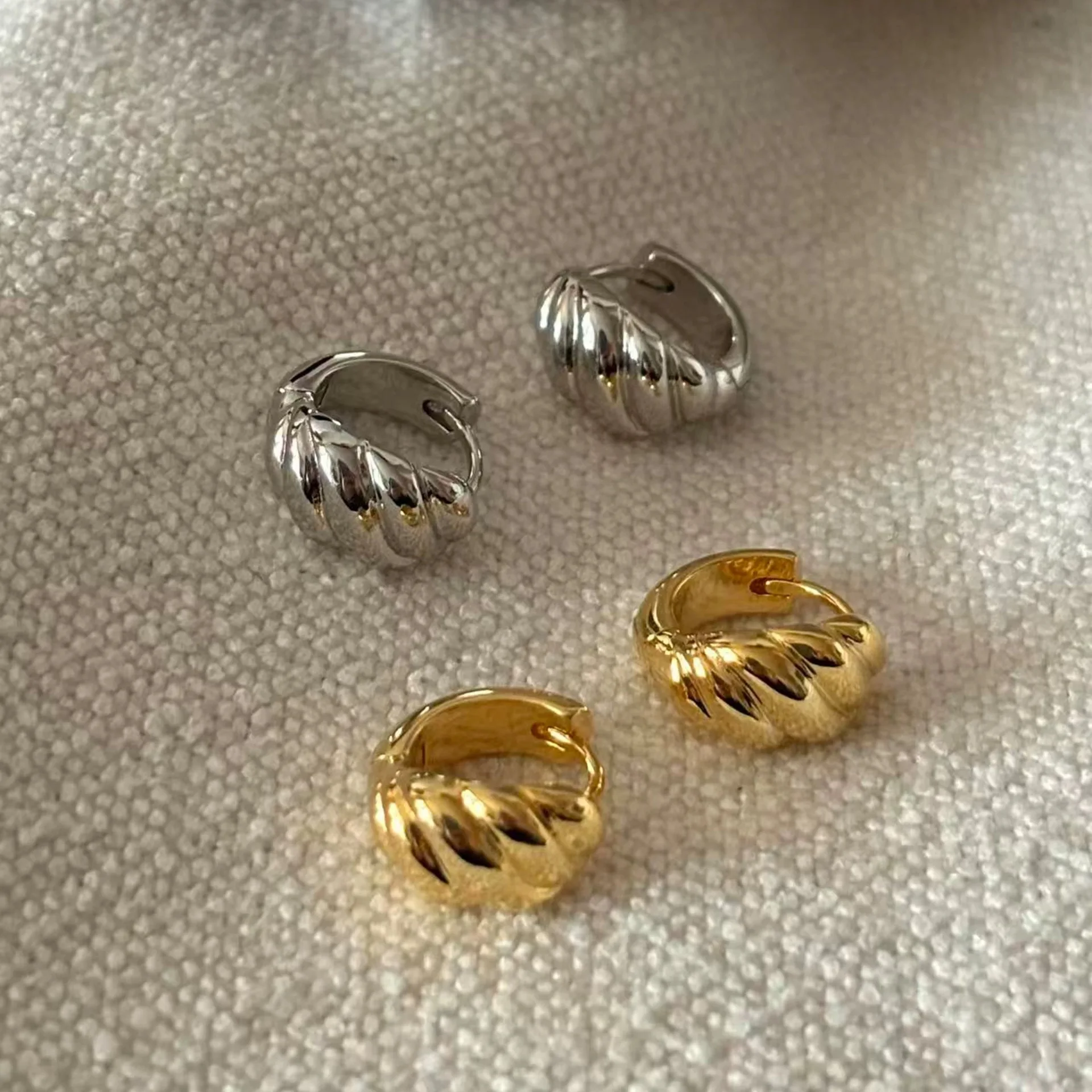 

Withered Versatile Hornbag Earrings With Earrings And Buckles For Women 925 Silver Needle Buckle Earrings