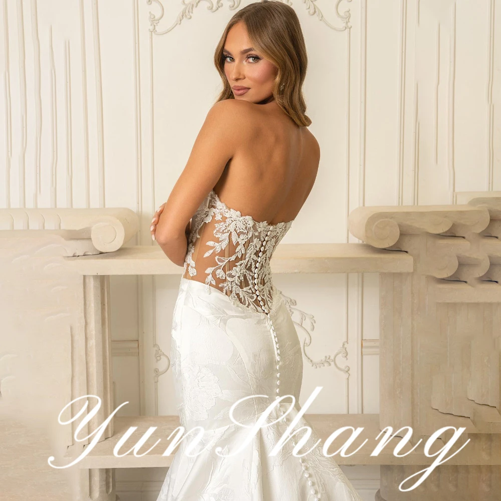 YunShang Customized Strapless Mermaid Wedding Dress Back Lace Cutout Button Detail Jacquard Train Bridal Gown Elegant Ceremony
