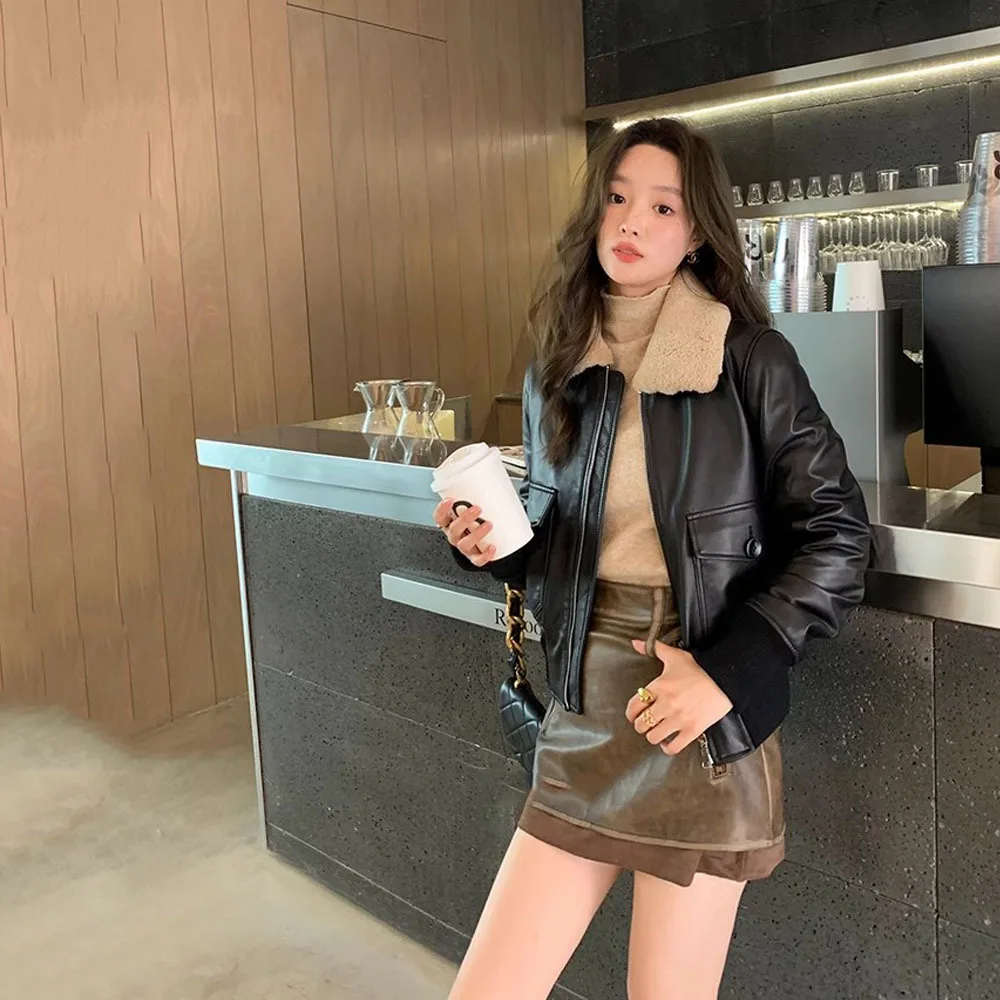 Autumn Winter Short Leather Jackets For Women Coat Retro Fur Lapel Locomotive Outerwear Thicken Lambhair Liner Motorcycle Coats