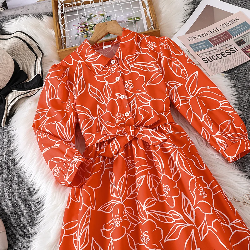 Langärmliges Kleid mit rotem Umrissdruck für Teenager-Mädchen, Stehkragen, geraffte Taille, mehrlagiges Rüschen-Swing-Outfit für Kinder im lässigen Stil – Detail 4