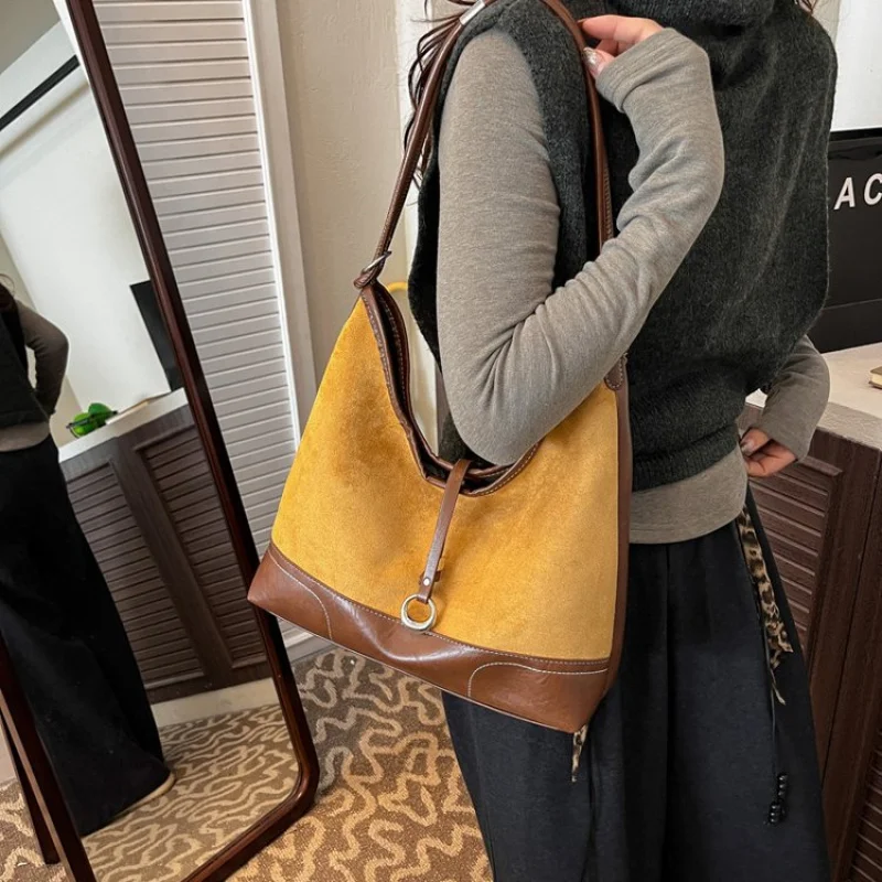 

Women's Handbag Made Of Vale-Printed Leather Boasting Lisbon Commuter Vintage Spacious Daily Look