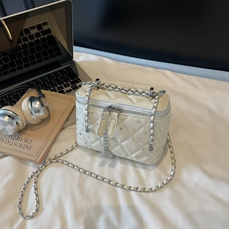 

Unique Vintage Women's Underarm Bag 2026 New Light Luxury High-end Minimalist Large Capacity Shoulder Crossbody Bag