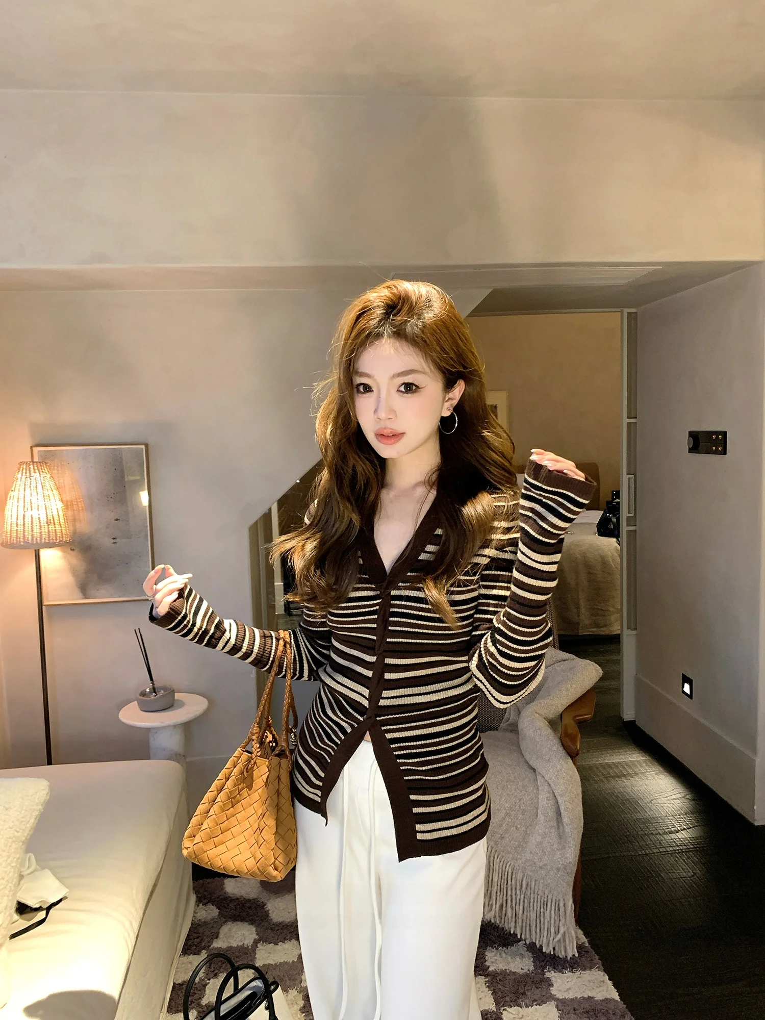 

Slim Fit Women's Knitted Stripe Top Color Block Paper Figure Design Long Sleeve V Neck Thick Winter Fashion Ladies' Sweater