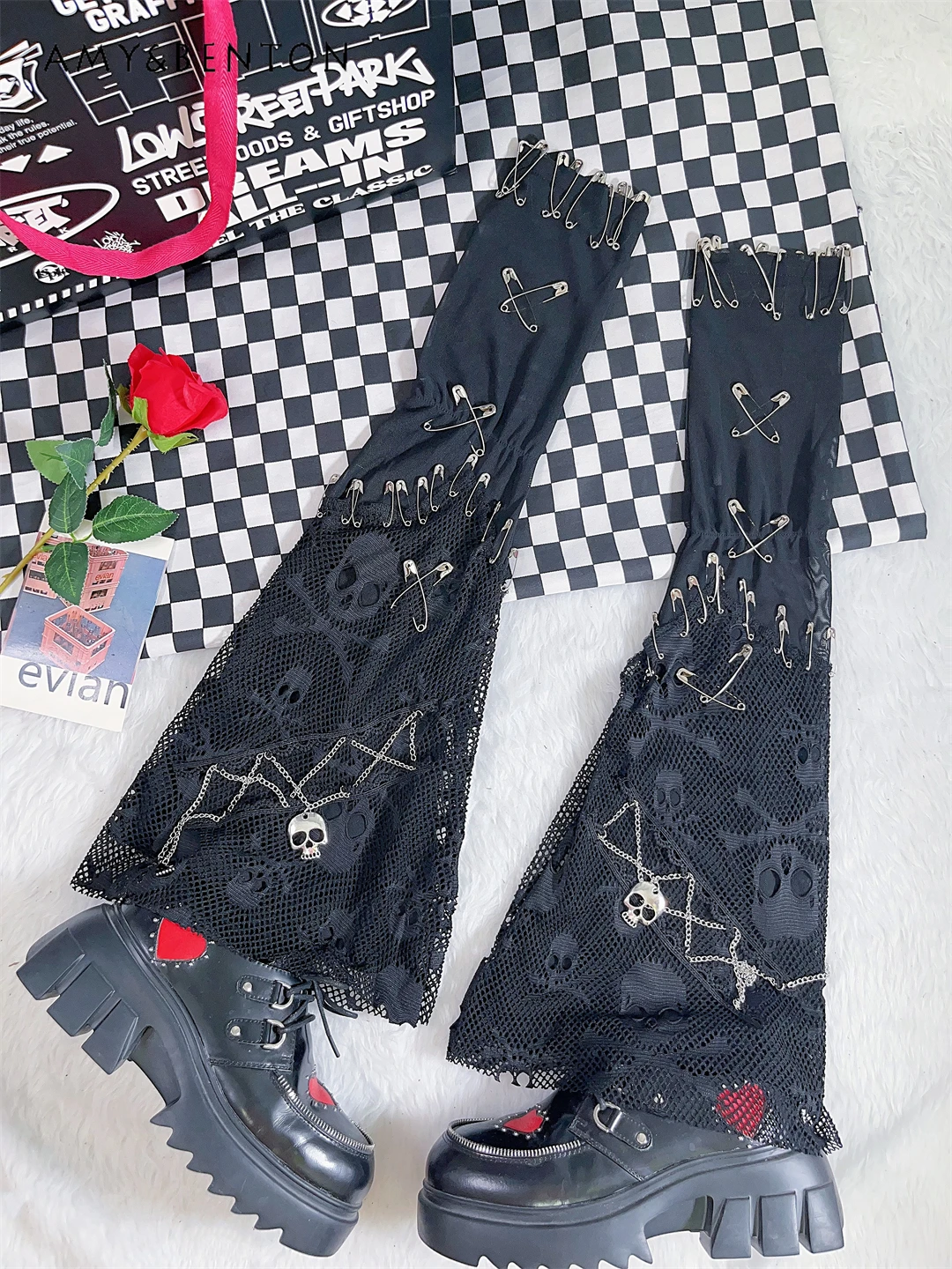 Y2K Hot Girl Subculture Punk Chain Pin Rock Horn-shaped Over-the-knee Leg Warmers Dark Retro Black Legwarmers Gothic Lace Socks