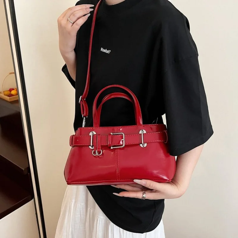 

Luxury Women's Crossbody-Bag Crafted From Premium Leather Boasting High-End Quality And Famous Long-Lasting Commuter Look ​